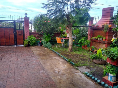 Venta Casa 5 Ambientes En Barrio Zacagnini Mar Del Plata
