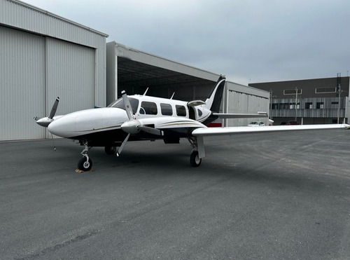 Piper Navajo Ifr Siempre En Hangar