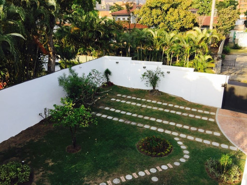 Imagen 6 de 11 de Se Vende Casa En El Country Club Chacao