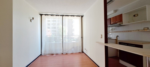Dpto. En Venta De 3 Dormitorios, 1 Baño, Independencia.