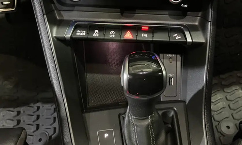 Audi Q3 40 S Line 2.0 lt Turbo Quattro