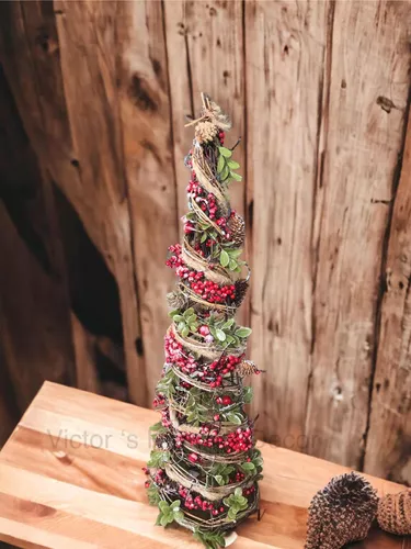 Árvore de Natal Pequena Verde com Base de Plástico 60cm - 60 Hastes - D&A -  CCS Decorações