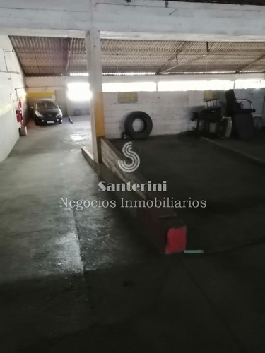 Imagen 4 de 5 de Venta Garage Centro, Galeria Del Litoral, Colonia Y Yi, Frente Automovil Club