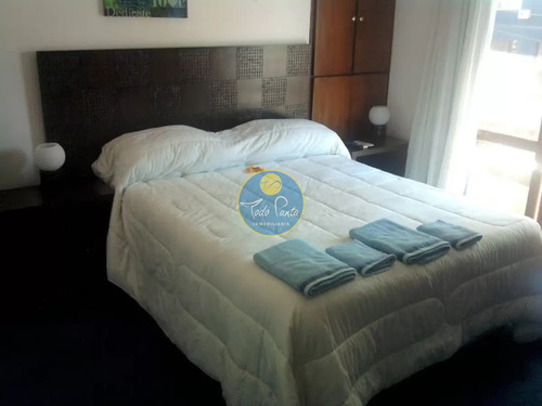 Casa 4 Dormitorios, A Metros Del Hotel Enjoy Y Playa Mansa