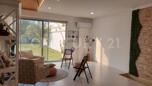 Casa En Venta, Col. Celanese, Coatzacoalcos Ver.