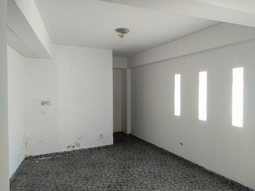 Edificio Local Comercial En Venta En Caraballeda, La Guaira 1200m2 4niveles 15pe (cbe)