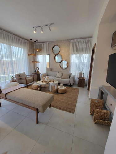 Villas De Venta En Punta Cana 3-4 Habitación Playa Pricada