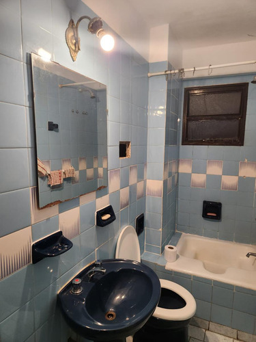 Alquiler 2 Ambientes Almagro Hospital Italiano - Potosi Al 4400 -