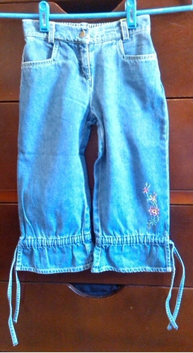 Jean Capri De Niña Con Detalles Bordados, Talla 6