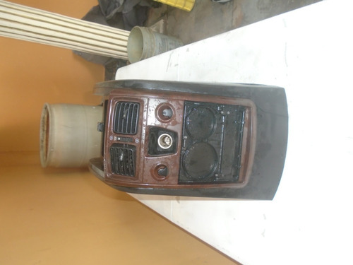 Imagen 2 de 3 de Vendo Mueble De Centro De Ssang Yong Rexton Año 2005