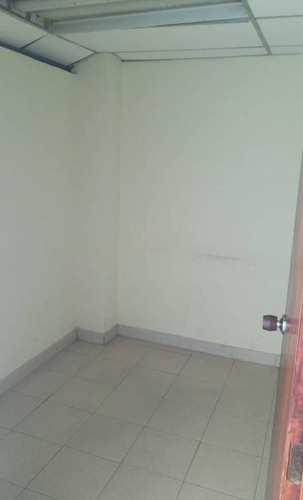 Imagen 6 de 11 de Local En Venta De 50 Mts, En Centro Comercial Maracay Plaza.