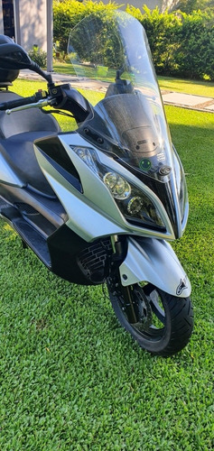 Imagen 2 de 11 de Kymco Downtown 300i