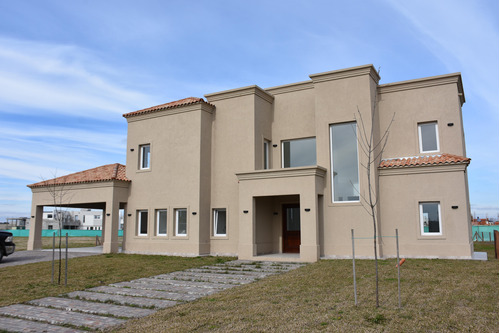 Casa  En Venta Ubicado En Terravista, General Rodríguez, G.b.a. Zona Oeste