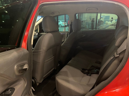 Imagem 8 de 9 de Fiat Punto 1.4 Attractive 8v Flex 4p Manual