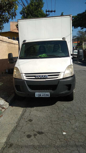 Imagem 2 de 7 de Fiat Iveco 2009 Baú Iveco