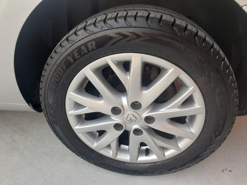 Renault Fluence 2.0 Dynamique Hi-flex 4p