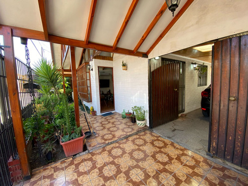 Se Vende Casa En Parque Las Rosas, Maipu 3d, 2b, 2e