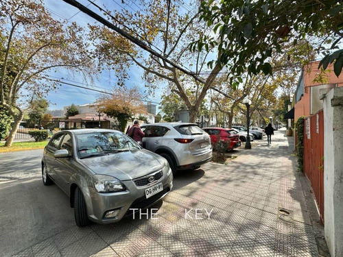 Casa En Venta De 4 Dorm. En Providencia