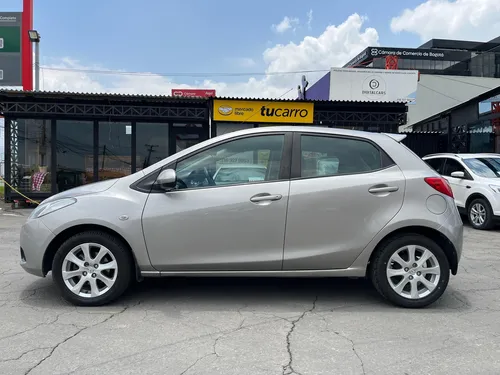 Mazda 2 1.5cc Mt Aa 4x2
