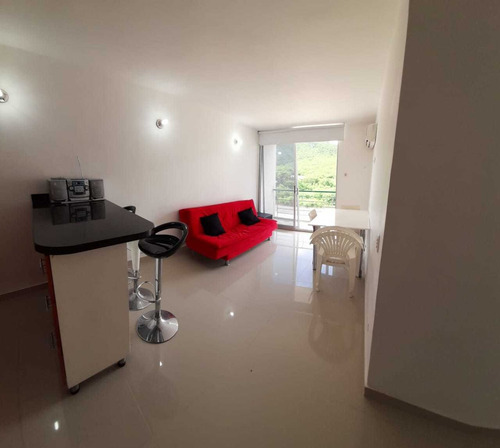 Imagen 2 de 10 de Apartamento Amoblado Girardot Con Parqueadero Cubierto