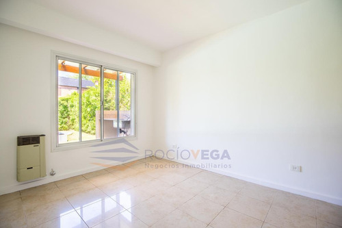 Imagen 10 de 30 de Casa En Venta En Country Banco Provincia - Moreno
