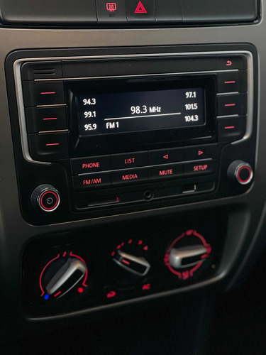 Imagen 19 de 23 de Volkswagen Suran 2019 1.6 Comfortline 101cv