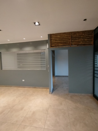 Alquiler Oficina/local - Av. Belgrano Alt. 4300 - 50 M2