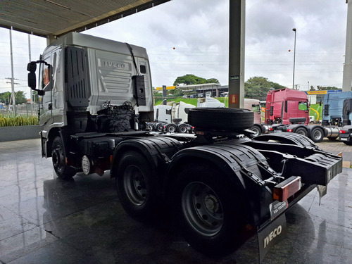 Caminhão Iveco Stralis 600s44t 6x2 2018/2019