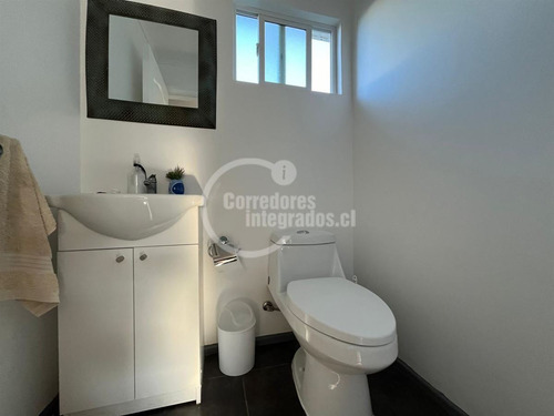 Casa En Venta De 5 Dorm. En Santo Domingo