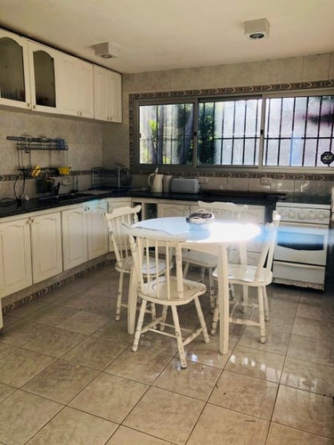 Casa En Venta De 4 Dormitorios En San Rafael