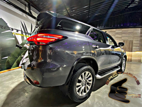 Imagen 8 de 15 de Toyota Sw4 2021 2.8 Srx 177cv 4x4 7as At