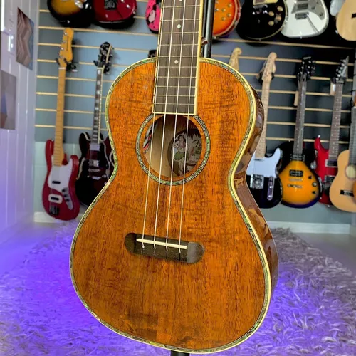 Ukulele Tenor Fender Koa Nohea C/ Bag - Usado