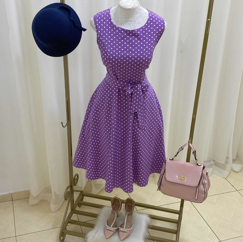 Imagem 8 de 9 de Vestido Gode Rodado Midi Sem Manga Lilás