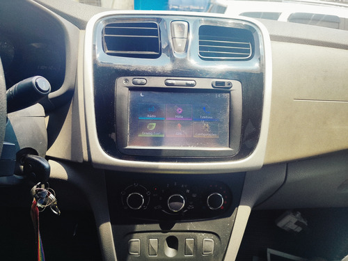 Renault Logan 1.6 Expression Hi-power 4p