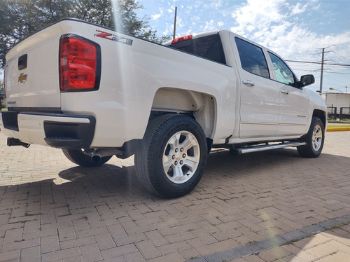 Imagen 7 de 8 de Chevrolet Cheyenne 2018 5.4 2500 Doble Cab Lt Z71 4x4 At
