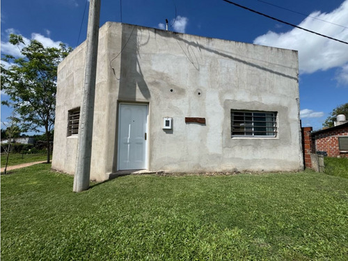 Vendo Casa En Acceso A Concepción Del Uruguay, Entre Ríos
