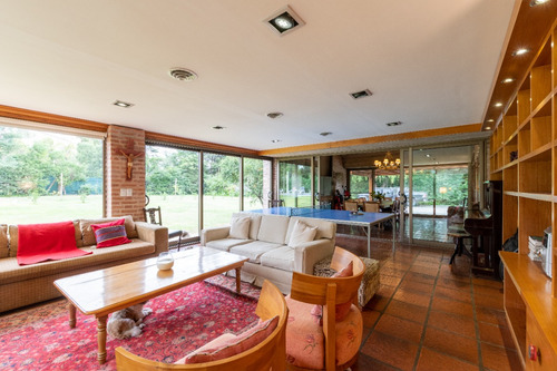 Casa/quinta De Los Nores