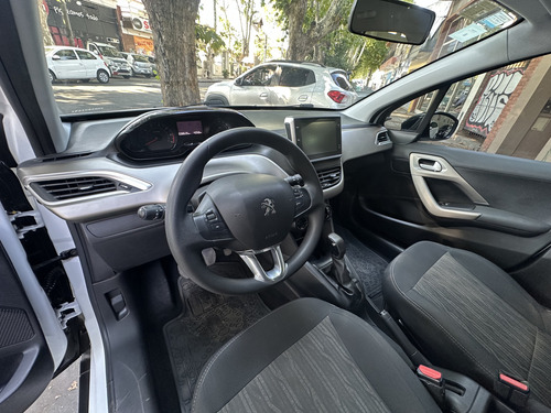 Peugeot 2008 1.6 Allure