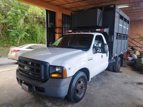 Ford F-350 Triton Jaula Ganadera 2007