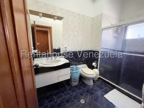 Casa En Venta. Urb. Sorocaima.
