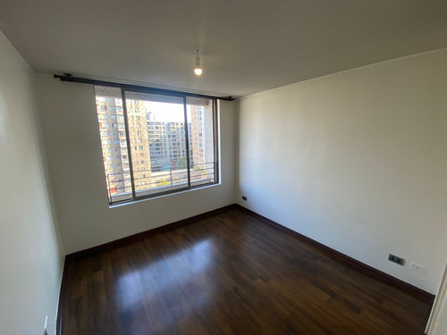 Arriendo Departamento De 2 Dormitorios En Santiago.