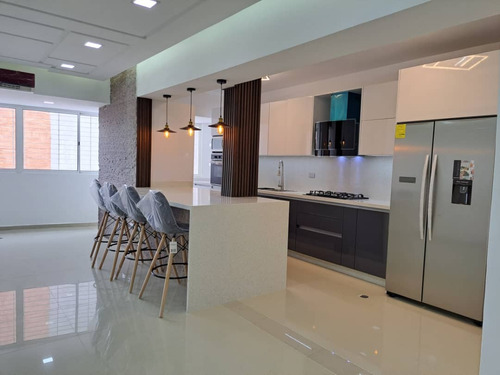 Josefina Toledo: Hermoso Apartamento En Venta En El Parral, 160m², Estudio, Maletero, Circuito De Cámaras, Balcón, Gym, Sauna, Planta Y Pozo, Piscina, Caney, 259969