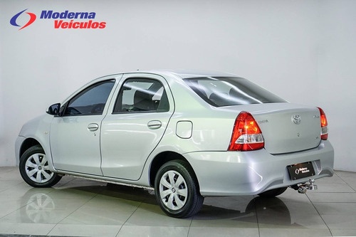 Imagem 2 de 15 de Toyota Etios 1.5 X Sedan 16v Flex 4p Automático