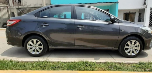 Toyota Yaris Full - Dual