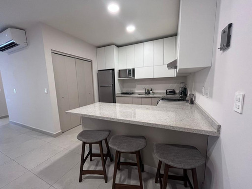 Departamento En Venta Por Madero Y Fundidora En Monterrey