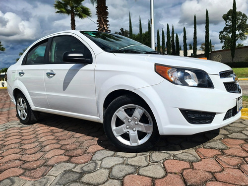 Imagen 7 de 15 de Chevrolet Aveo 2017 1.6 Lt Mt