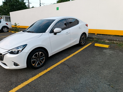 Mazda 2 Sedan 1.5 Touring Sedan