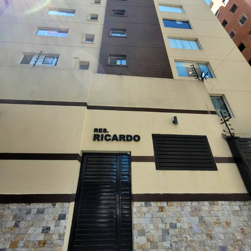 Vendo Apartamento En San Isidro Residencias Ricardo / Es 1969