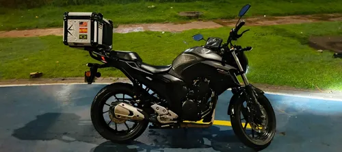 Moto Fz25 2021 Con Baúl En Aluminio Llantas En Un 80%