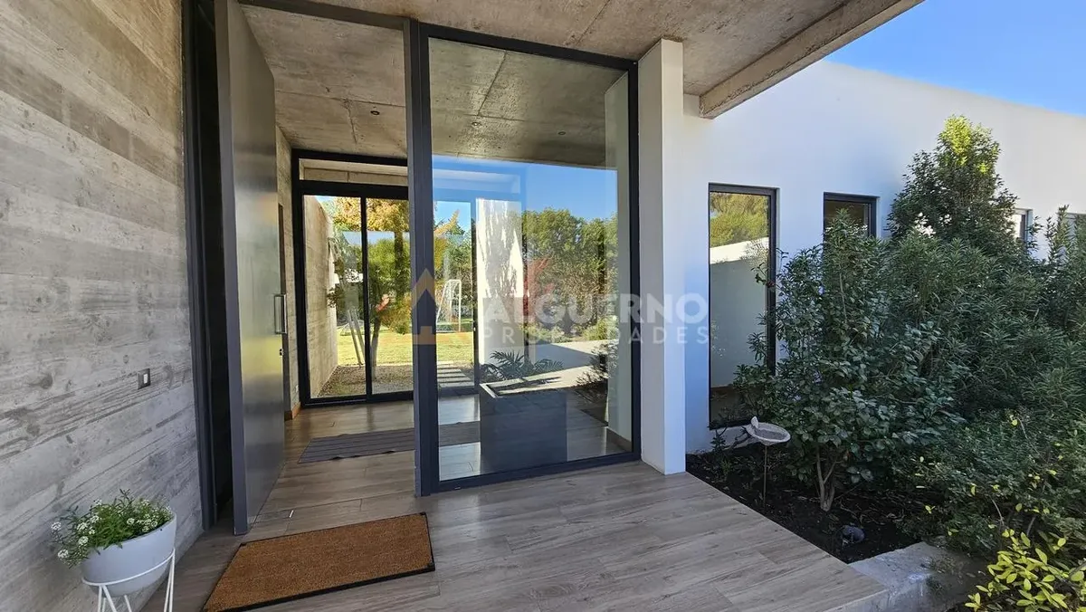 Imagen 2 de 25 de Arriendo Exclusiva Casa 5d5b6e Chicureo Cond Algarrobos Iv